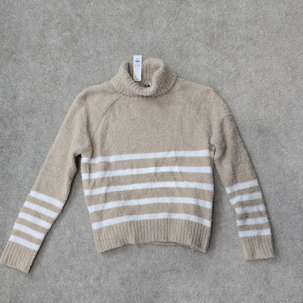 NWT Francesca's Harper Heritage Long Sleeve Turtleneck Top Size Small